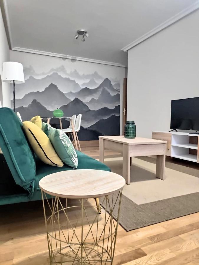 Apartamento Centrico Con Wifi Y Parking De Coche Tamano Medio Cangas de Onis Exterior photo