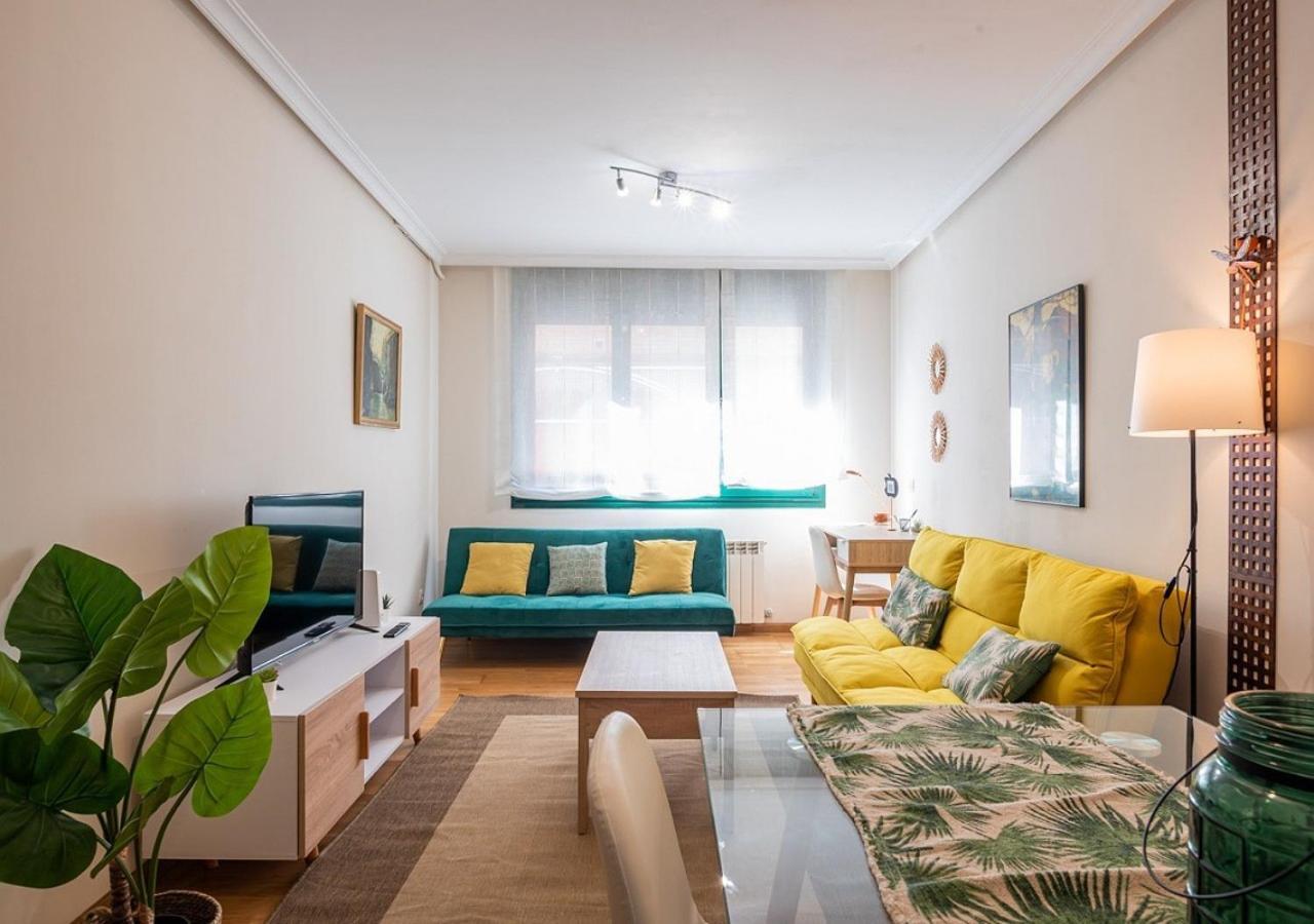 Apartamento Centrico Con Wifi Y Parking De Coche Tamano Medio Cangas de Onis Exterior photo