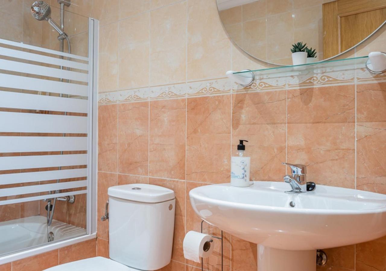 Apartamento Centrico Con Wifi Y Parking De Coche Tamano Medio Cangas de Onis Exterior photo