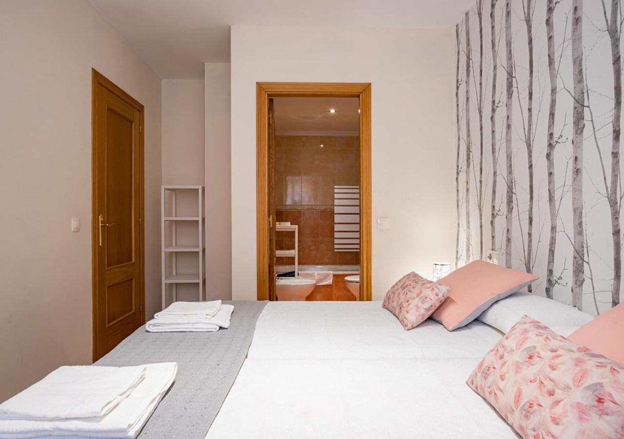 Apartamento Centrico Con Wifi Y Parking De Coche Tamano Medio Cangas de Onis Exterior photo